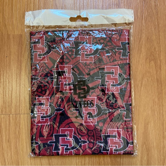 NWT SDSU Aztecs All Over Print Buff - Picture 1 of 3